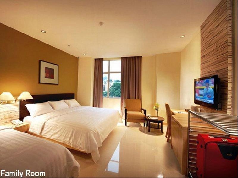 Sky Hotel Куала Лумпур Екстериор снимка