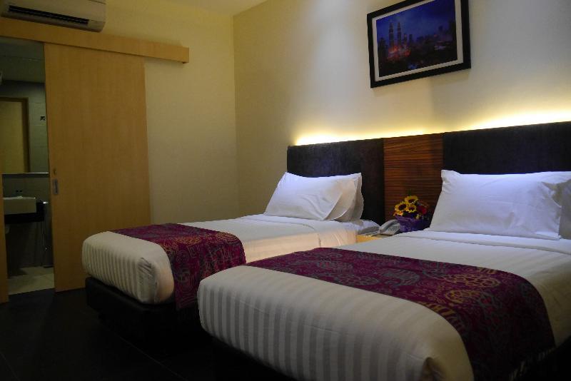 Sky Hotel Куала Лумпур Екстериор снимка