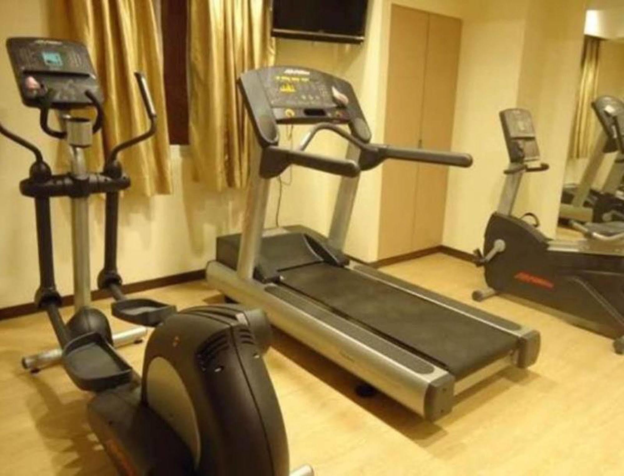 Sky Hotel Куала Лумпур Екстериор снимка