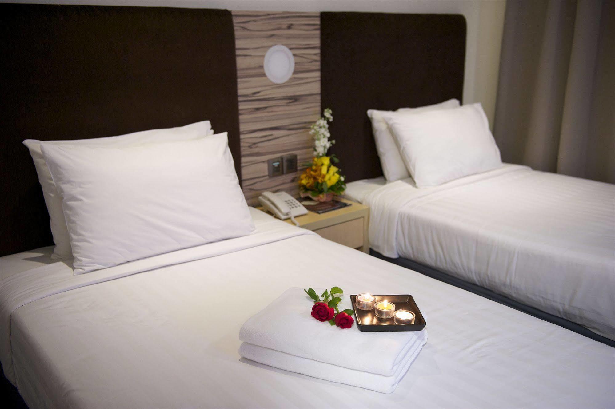 Sky Hotel Куала Лумпур Екстериор снимка